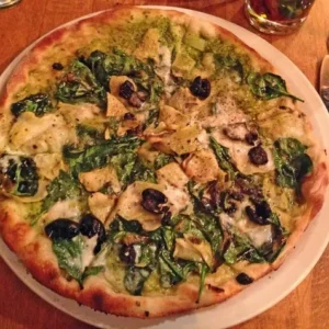 6958867-pizza_by_the_thames_london